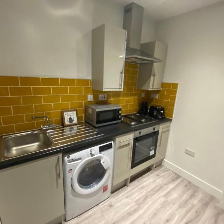 Entire 1X Bed Flat Apartment Bolton Bagian luar foto